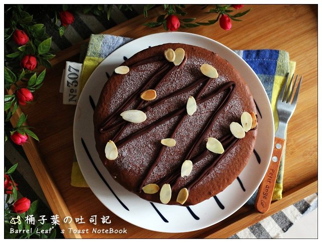 【食譜】冰巧克力慕斯蛋糕 Chocolate Mousse Cake adapted from Le "Fraîcheur chocolat" de Pierre Hermé