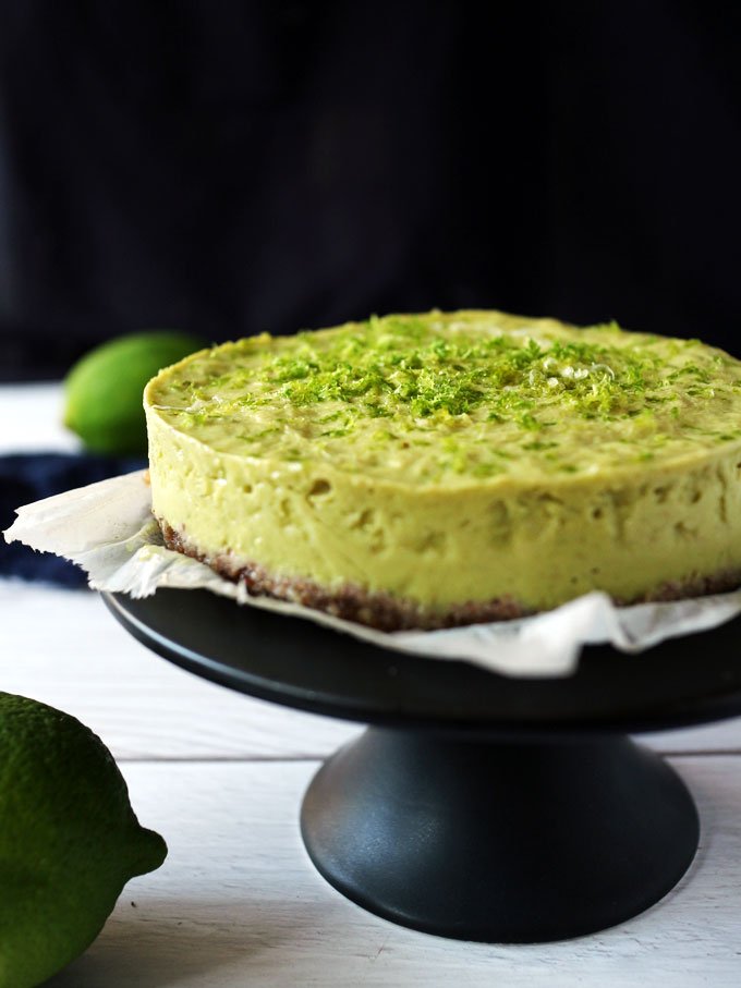 【食譜+影片】全素酪梨綠檸檬派 (無麵粉, 免烤) Vegan Avocado Key Lime Pie (Gluten-Free+No-Bake)