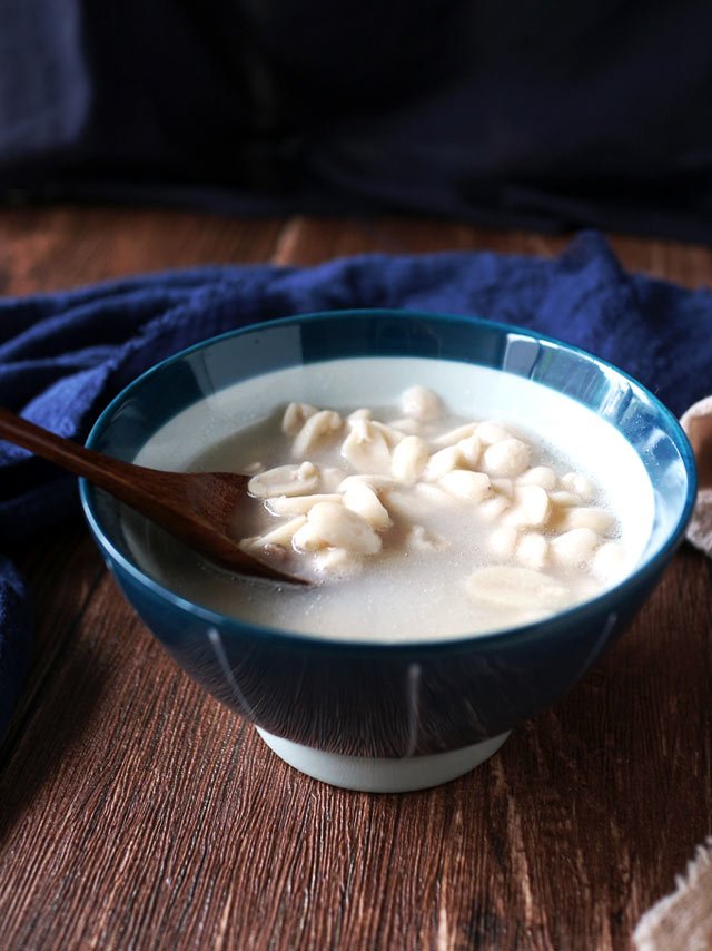 甜花生湯 Sweet Peanut Soup