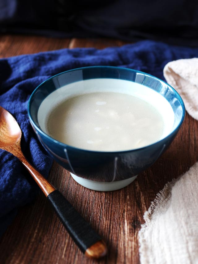 自製傳統花生湯 Sweet Peanut Soup width=