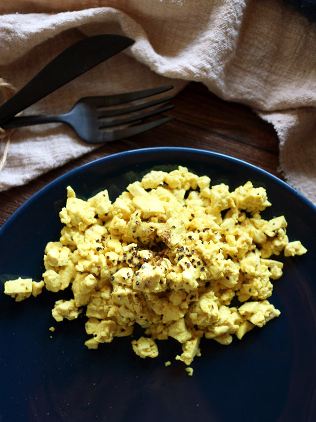 簡易純素炒蛋Easy Vegan Scrambled "Eggs"