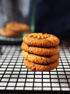 全素花生餅乾 – 無麵粉,只要6 樣食材! 6-Ingredient Vegan Peanut Butter Cookies