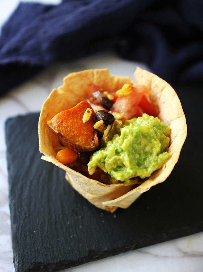 南瓜黑豆酪梨墨西哥薄餅杯 Pumpkin, Black Bean, And Avocado Tortilla Cups (Vegan)