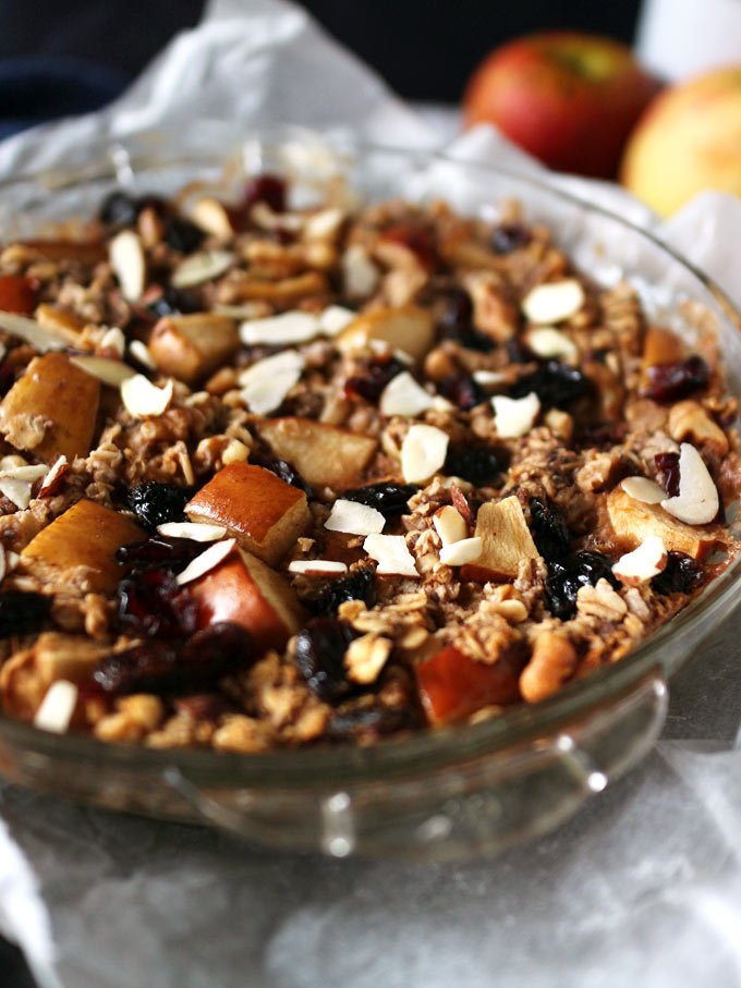 Vegan Apple Cinnamon Baked Oatmeal