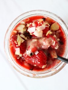 6樣食材! 草莓冰淇淋奇亞籽布丁 6-Ingredient Strawberry Nice Cream Chia Pudding