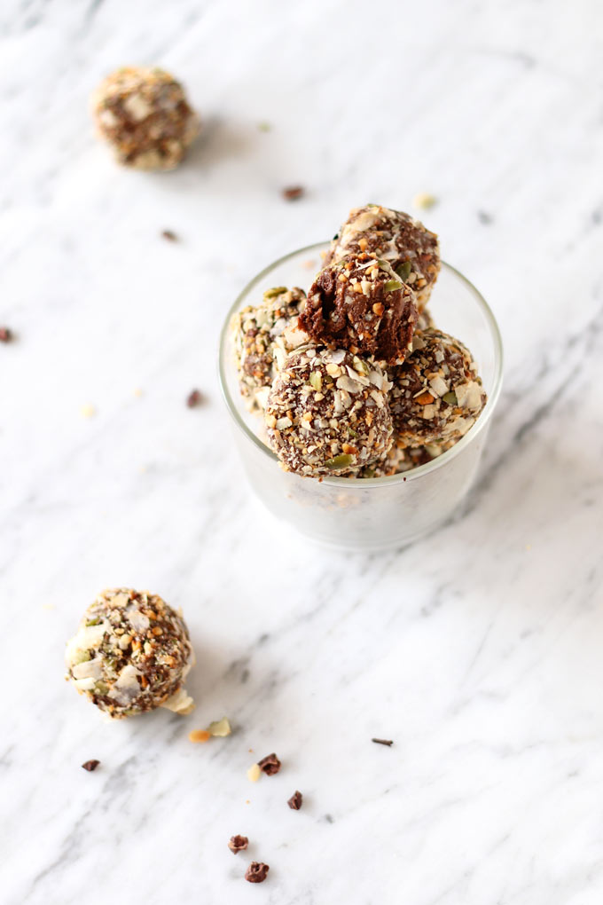 Vegan Avocado Chocolate Truffle Energy Bites 5 Vegan Chocolate Avocado Energy Bites
