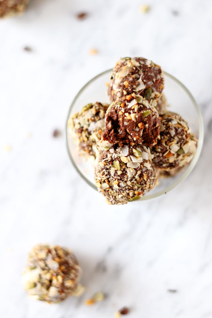 Vegan Avocado Chocolate Truffle Energy Bites 2 Vegan Chocolate Avocado Energy Bites