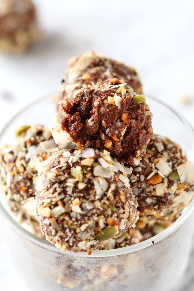 Vegan Avocado Chocolate Truffle Energy Bites 4 Vegan Chocolate Avocado Energy Bites