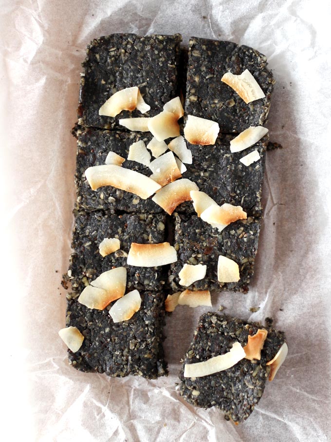 Black Sesame Energy Bars (5 ingredients) 2 黑芝麻能量棒 Black Sesame Energy Bars