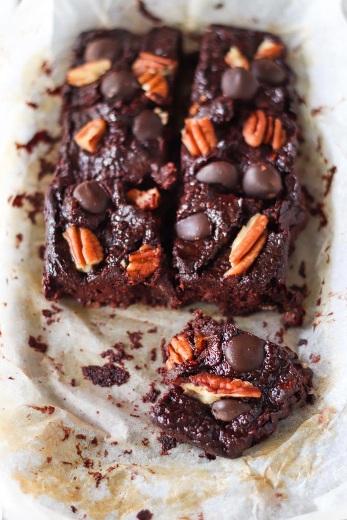 Fudgy Caramel Chocolate Brownies (5 ingredients) 2 溼潤蜜甜巧克力布朗尼 Fudgy Caramel Chocolate Brownies
