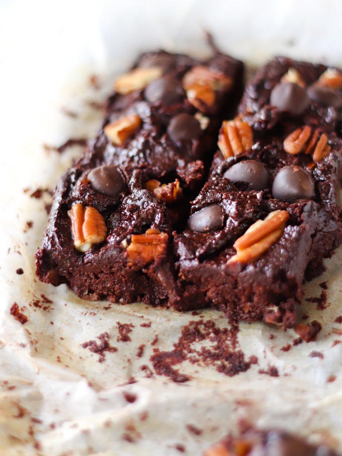 Fudgy Caramel Chocolate Brownies (5 ingredients) 7 溼潤蜜甜巧克力布朗尼 Fudgy Caramel Chocolate Brownies