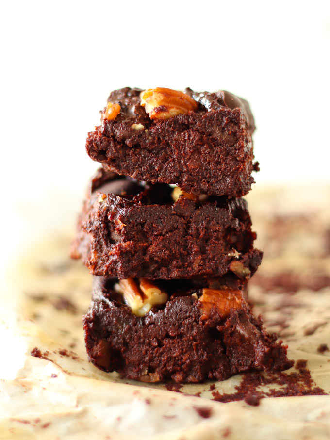 Fudgy Caramel Chocolate Brownies (5 ingredients) 5 溼潤蜜甜巧克力布朗尼 Fudgy Caramel Chocolate Brownies