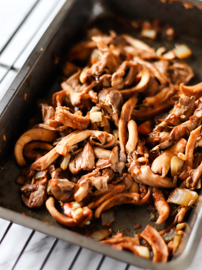 Easy Balsamic Roasted Mushrooms (7 Ingredients)