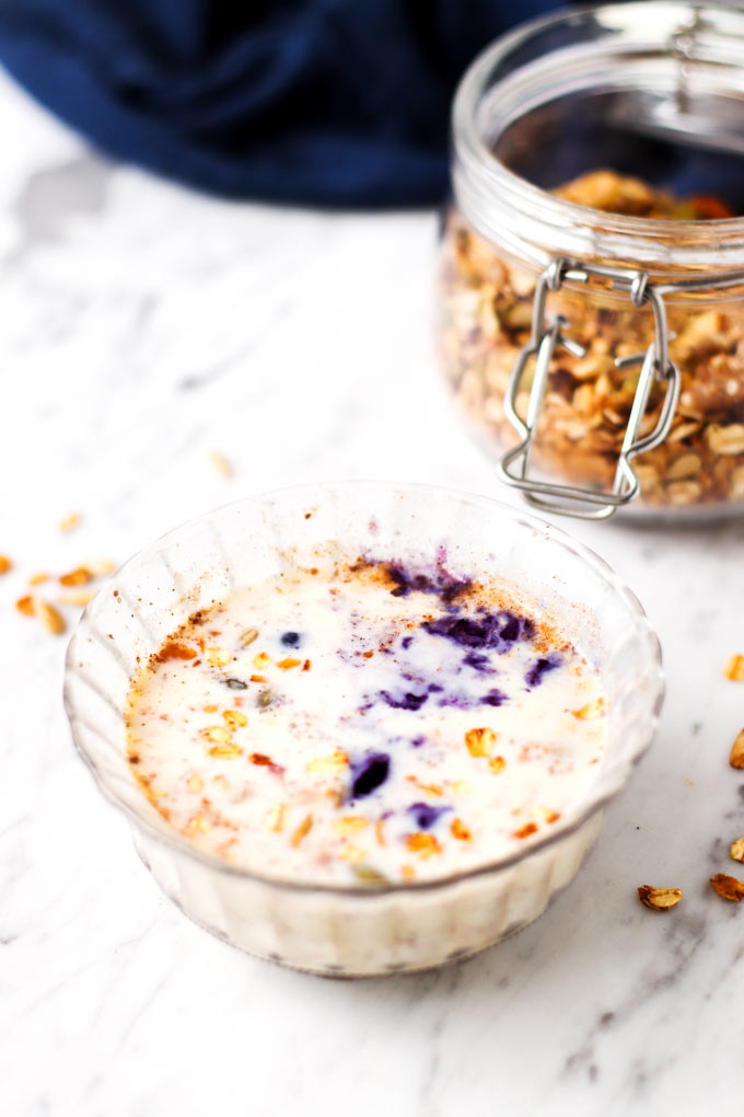 Almond Cranberry Granola (7 Ingredients)