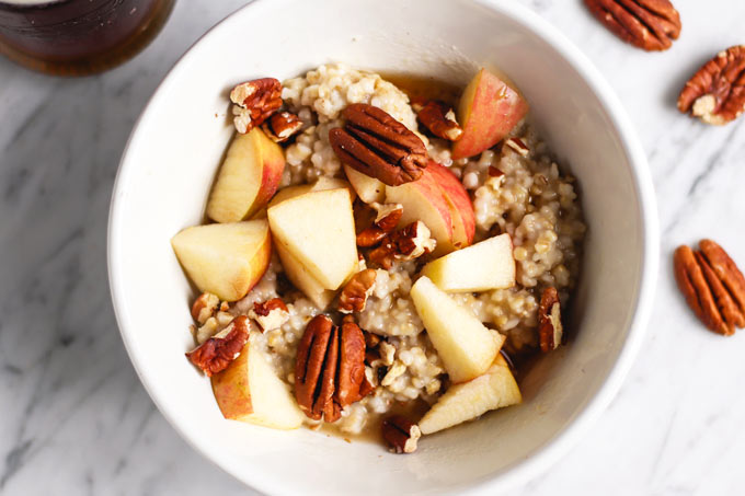 如何煮鋼切燕麥 + 4 款燕麥粥食譜 How to Cook Steel-Cut Oats 8 鋼切燕麥粥食譜 楓糖胡桃蘋果