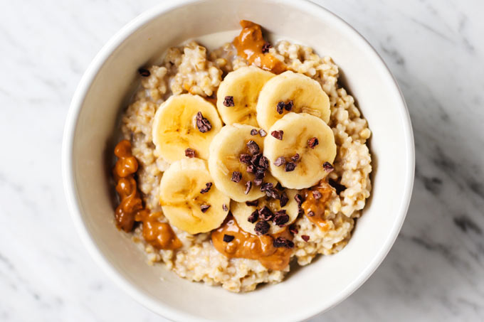 如何煮鋼切燕麥 + 4 款燕麥粥食譜 How to Cook Steel-Cut Oats 6 鋼切燕麥粥食譜 花生醬香蕉燕麥粥