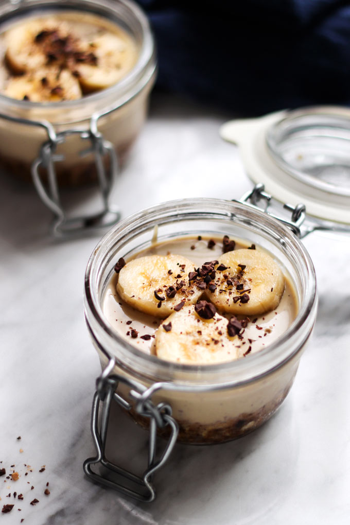 Vegan Banana Cream Pie Cups (8 ingredients)