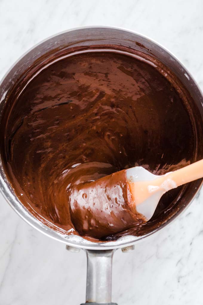 How to Make Vegan Chocolate Peppermint Cream Pie
