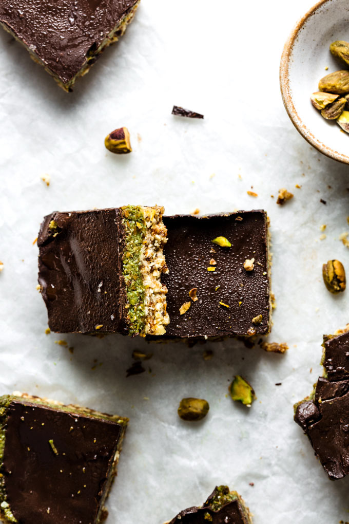 純素巧克力開心果棒（免烤）Vegan Chocolate Pistachio Bars (No-bake)