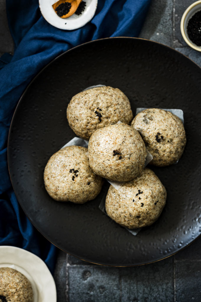 全素全麥黑芝麻包 Vegan Wholewheat Black Sesame Steamed Buns