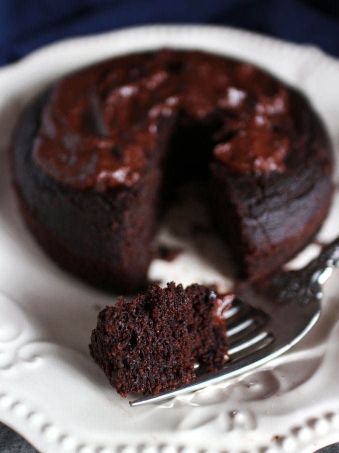 vegan-warm-chocolate-cake-gluten-free (5)