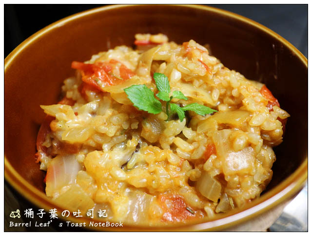 【食譜】蕃茄燉飯 Tomato Risotto -- 簡易剩飯/清冰箱料理