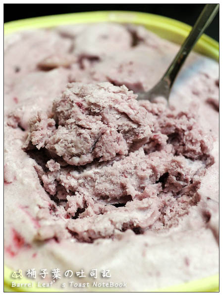 【食譜】義大利蛋白莓果冰淇淋 Berry Meringue Ice Cream (免冰淇淋機+偷呷步)