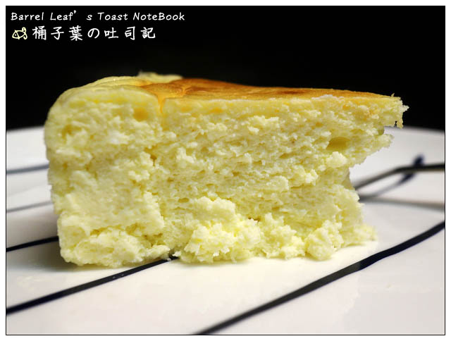 【食譜】舒芙蕾乳酪蛋糕 (無麵粉) Soufflé Cheesecake (Gluten Free)│化口綿密輕柔滋味