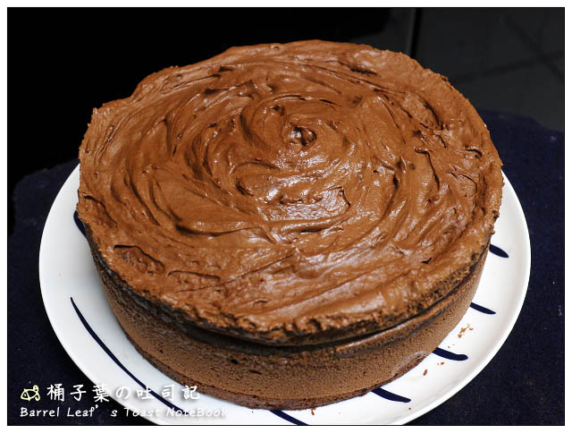 【食譜/試作】Carrément Chocolat 巧克力軟心蛋糕+巧克力慕斯 by Pierre Hermé 皮耶‧艾曼-- 身為巧克力控絕不錯過的究極巧克力甜點