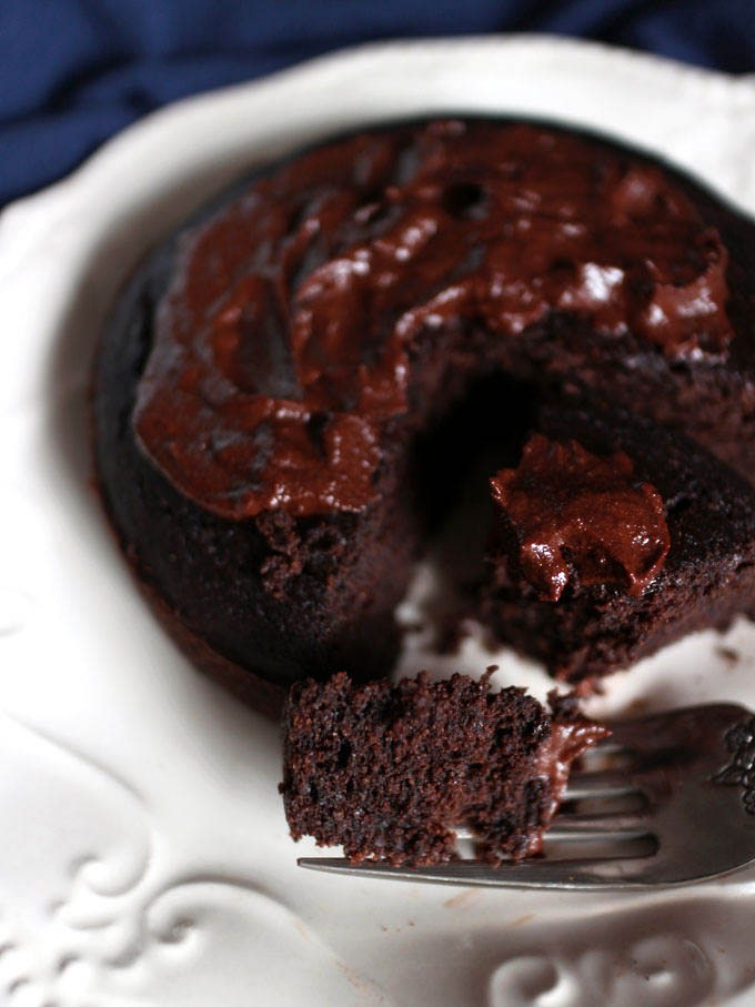 vegan-warm-chocolate-cake-gluten-free (4)