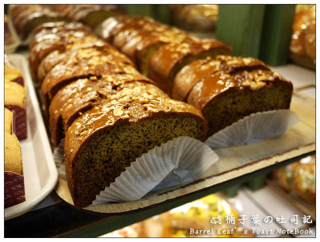 【金門】佳軒(港式)西點麵包坊．黑巧克力布丁．芋泥派 -- 超特別的烏麻麻巧克力餅皮