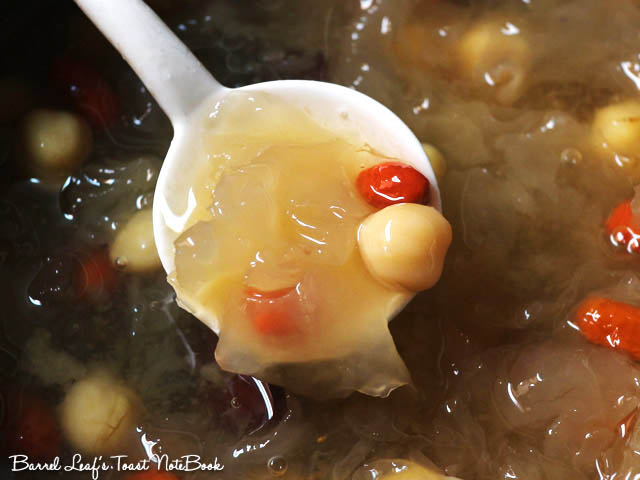 雪蓮子銀耳湯 (白木耳湯) Chinese Chickpea White Fungus (Wood Ear) Soup｜免顧+烹煮技巧