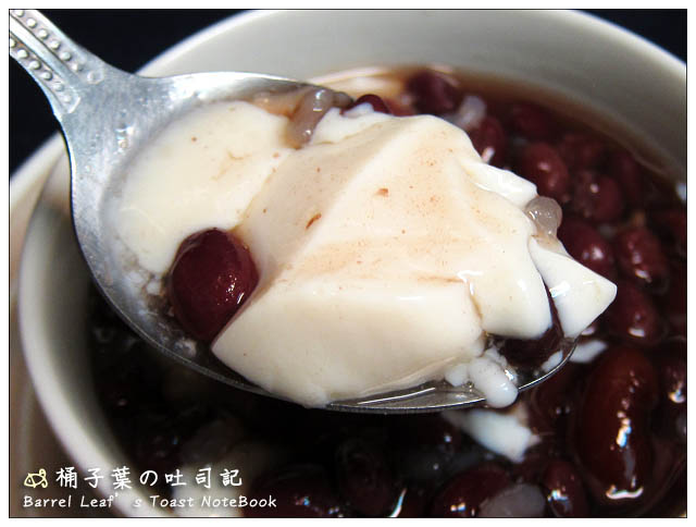 簡易自製豆花 Homemade Douhua (Sweet Tofu Pudding )｜不用豆花粉/石膏/洋菜凍 (變化：紅豆湯豆花、黑糖豆漿豆花)