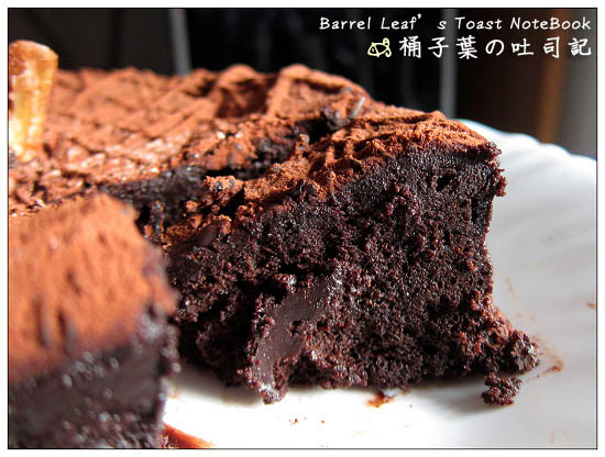 【甜點蛋糕】and*and chocolate forest 巧克力森林．經典巧克力蛋糕 -- 在口中徘徊的紮實濃郁巧克力