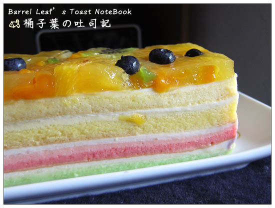【甜點蛋糕】老耿食品本舖．夏日水果彩虹布丁蛋糕 -- 面對夏日發火的太陽~就是要吃冰冰涼涼的蛋糕!