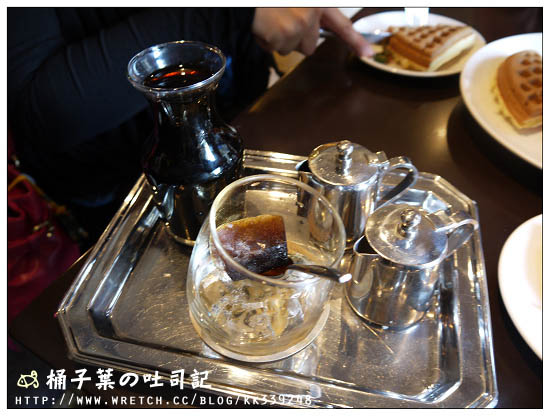 【捷運忠孝敦化站】咖啡弄 (一弄) -- 鬆餅有變優~但我想吃硬脆的呀!