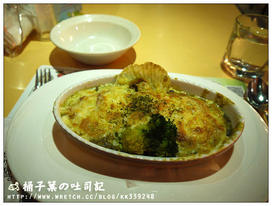 【捷運台北車站】魔法咖哩 (凱撒店) -- 想了好久的焗烤飯!!