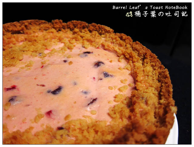 【宅配】艾波索烘焙坊 -- 季節限定~草莓無限乳酪、口感豐富多層不膩~抹茶碧螺春捲