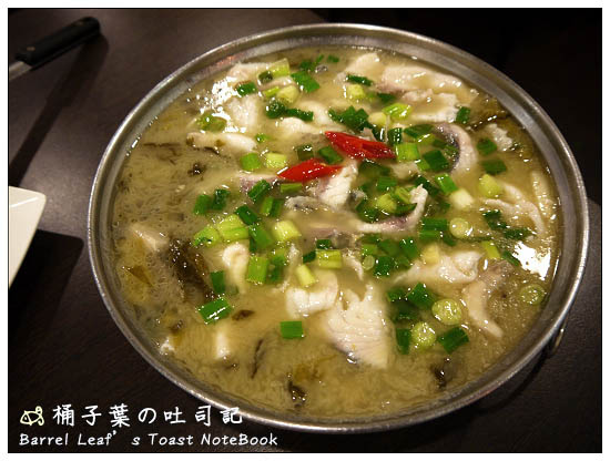 【捷運板橋站】紅辣椒川菜館 -- 麻而不嗆~讓人回味的川香辣味