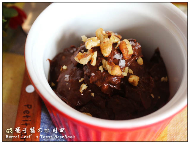 【食譜】全素酪梨巧克力慕斯 (5樣食材) 5-ingredient Vegan Avocado Chocolate Mousse