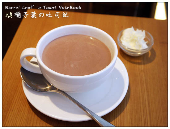 【捷運忠孝復興站】Afternoon Tea (SOGO忠孝門市)．新款甜薯紐約起司蛋糕+白巧克力雪花可可亞 -- 令人嚮往的幸福下午茶
