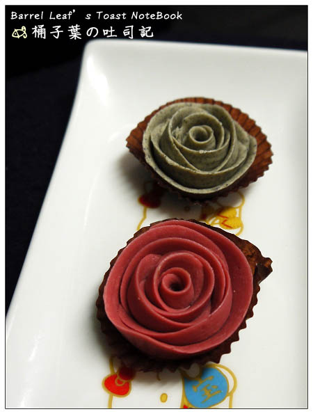 【吮指甜點】Casa Del Cacao 可可府巧克力專賣店．藏愛玫瑰巧克力禮盒 -- 綿密細膩~不只有外表也有內涵的細緻玫瑰