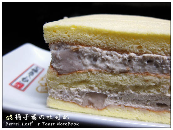 【甜點蛋糕】世唯烘焙坊．鮮芋頭蛋糕 -- 終於吃到聞名已久的鮮芋頭蛋糕!!
