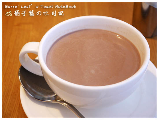 【捷運忠孝復興站】Afternoon Tea (SOGO忠孝門市)．新款甜薯紐約起司蛋糕+白巧克力雪花可可亞 -- 令人嚮往的幸福下午茶